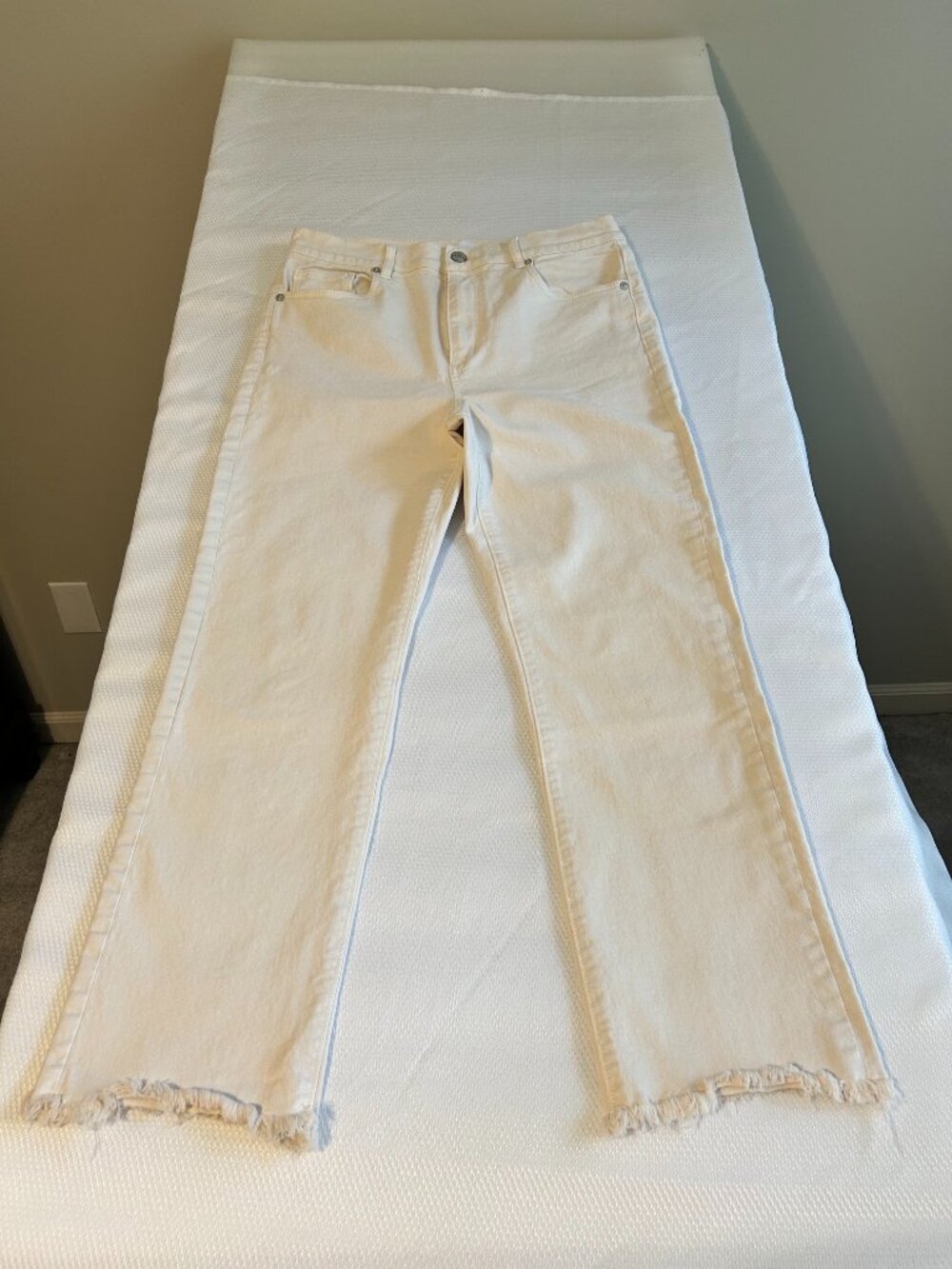 LOFT Made and Loved Off White The Straight Crop Fringe Hem Pants Size 6 28